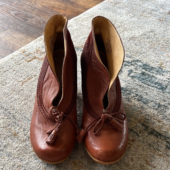 J Shoes bootie - Picture 2 of 8